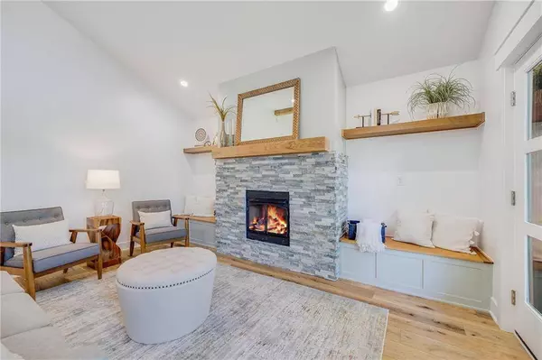 48 M ST, Lake Lotawana, MO 64086