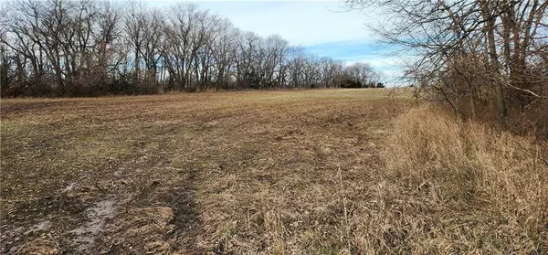 15800 S State Route 7 HWY, Pleasant Hill, MO 64080