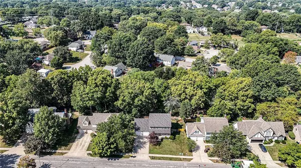 7824 N Park AVE, Kansas City, MO 64118