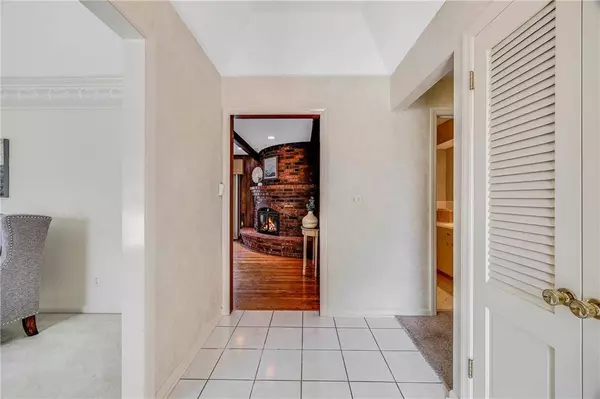 12200 E 45th TER #S, Independence, MO 64055