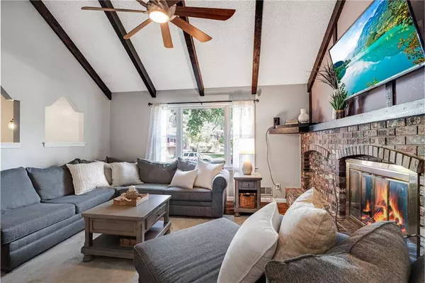 1000 SW Lakeview BLVD, Lee's Summit, MO 64081