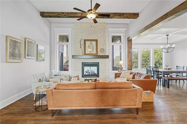 810 Eve Orchid DR, Greenwood, MO 64034