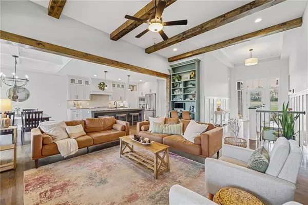 810 Eve Orchid DR, Greenwood, MO 64034