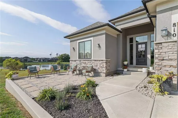 810 Eve Orchid DR, Greenwood, MO 64034