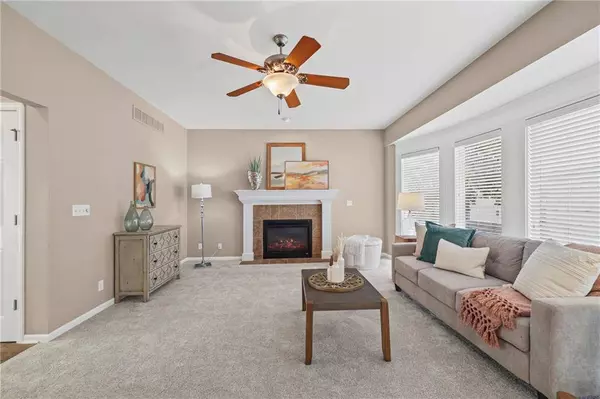 25608 E 31st TER #S, Blue Springs, MO 64015