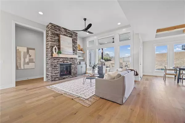 1616 SW 27th ST, Lee's Summit, MO 64082