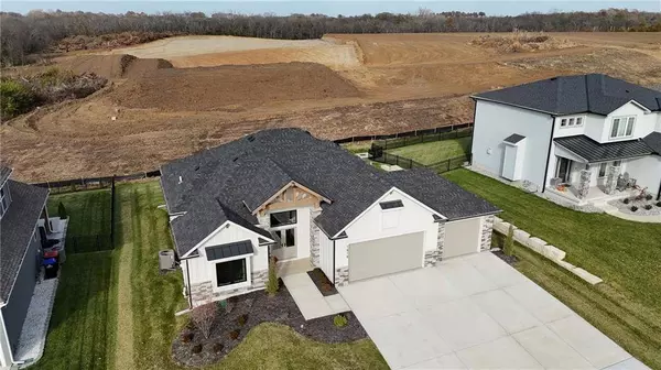 1616 SW 27th ST, Lee's Summit, MO 64082