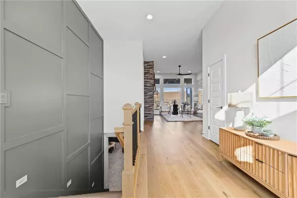 1616 SW 27th ST, Lee's Summit, MO 64082