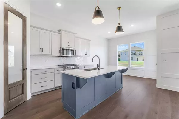 7920 SE Hoot Owl ST, Blue Springs, MO 64014