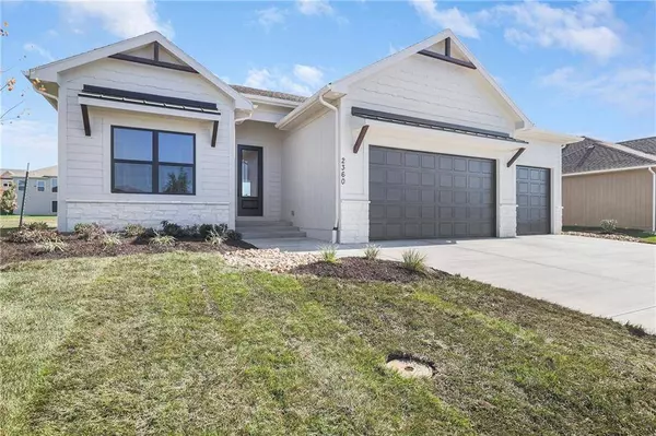 7920 SE Hoot Owl ST, Blue Springs, MO 64014