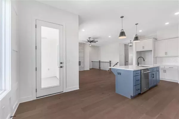 7920 SE Hoot Owl ST, Blue Springs, MO 64014