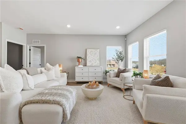 15560 E 47th TER, Kansas City, MO 64136