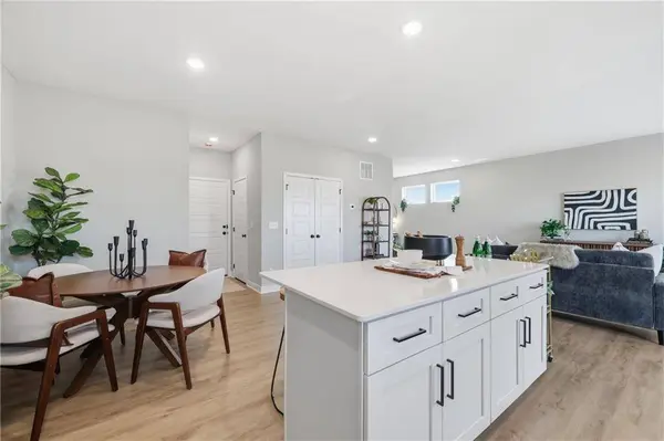 15558 E 47th TER, Kansas City, MO 64136