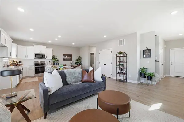 15558 E 47th TER, Kansas City, MO 64136