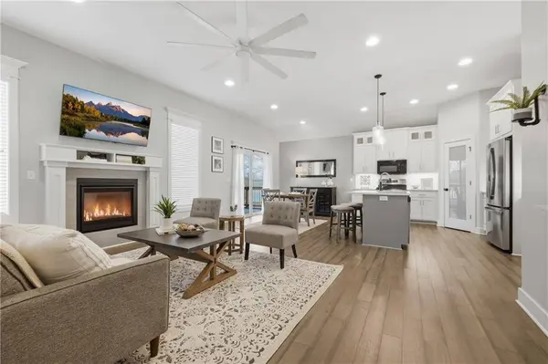 8735 W Longview Pkwy, Kansas City, MO 64138