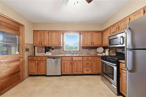 16314 E Pacific AVE, Independence, MO 64050