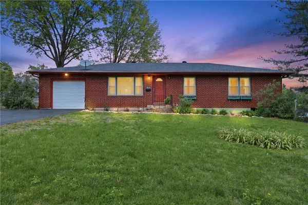 16314 E Pacific AVE, Independence, MO 64050