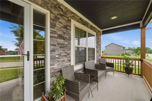 519 Coleman DR, Belton, MO 64012