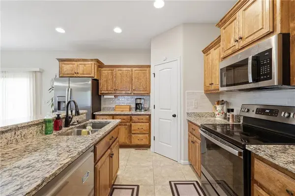 519 Coleman DR, Belton, MO 64012