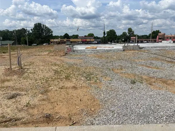 15550 E 47th TER, Kansas City, MO 64136