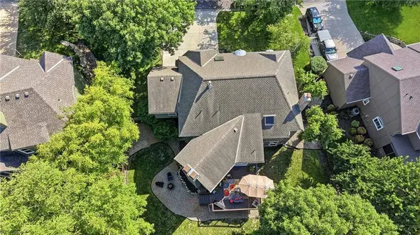 9004 W 148th ST, Overland Park, KS 66221