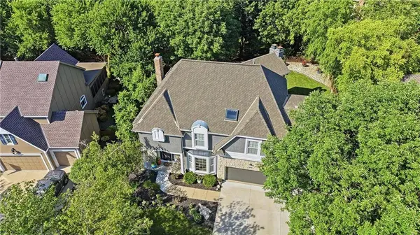 9004 W 148th ST, Overland Park, KS 66221