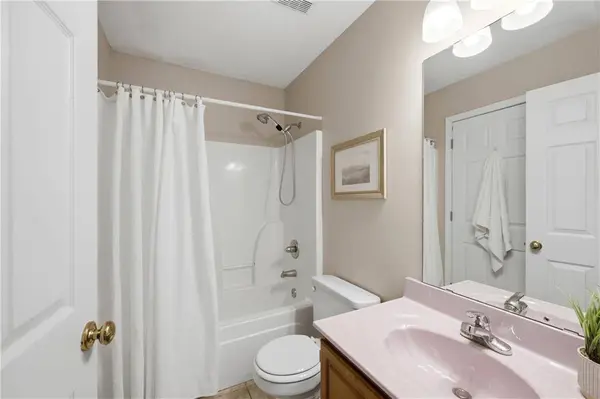 1019 Christie LN, Grain Valley, MO 64029
