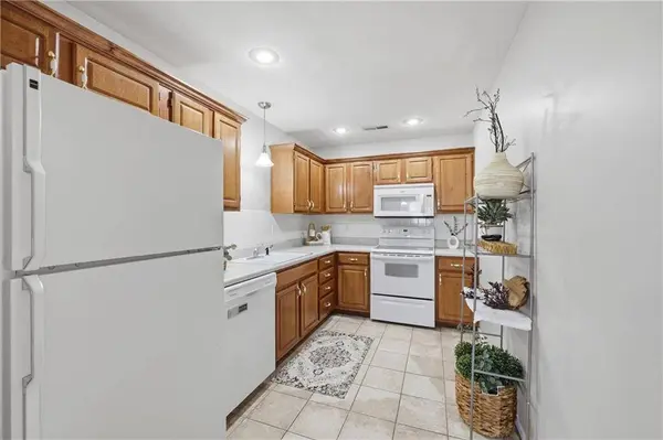 1019 Christie LN, Grain Valley, MO 64029