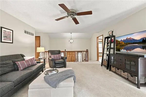 2830 Sweet Briar DR, Independence, MO 64057