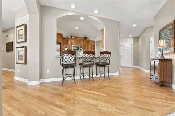 3829 S Coachman DR, Independence, MO 64055