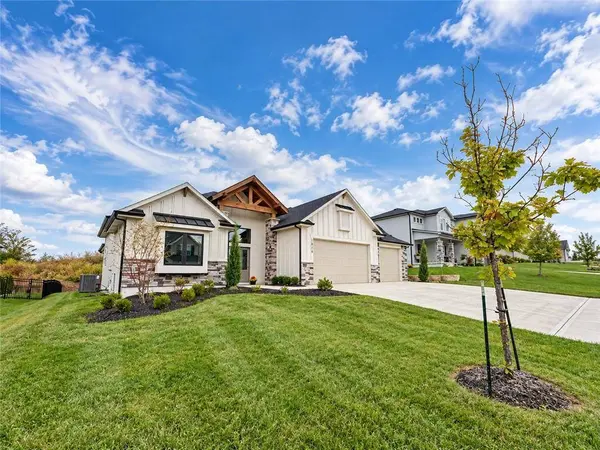 1616 SW 27th ST, Lee's Summit, MO 64082