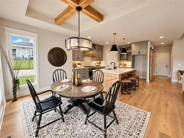 1616 SW 27th ST, Lee's Summit, MO 64082
