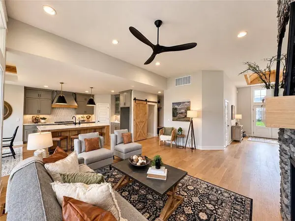 1616 SW 27th ST, Lee's Summit, MO 64082