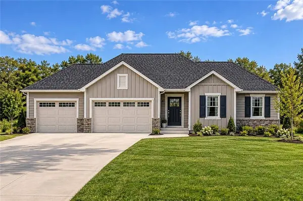 2233 S Quail DR, Independence, MO 64057