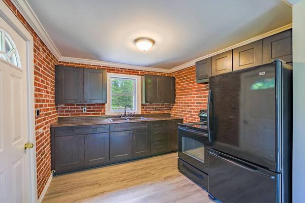 204 Weymouth RD, Morrill, ME 04952