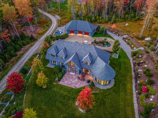 31 Windswept LN, Blue Hill, ME 04614