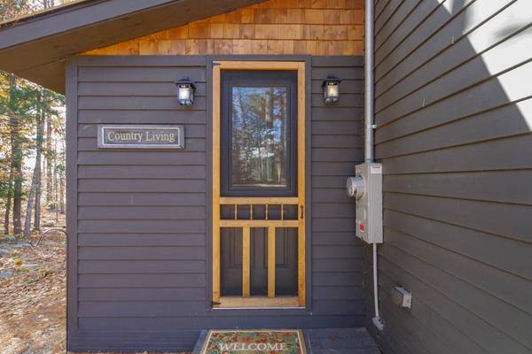 301 Bushey Shore RD, Palermo, ME 04354