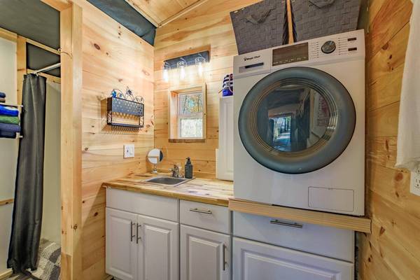 301 Bushey Shore RD, Palermo, ME 04354