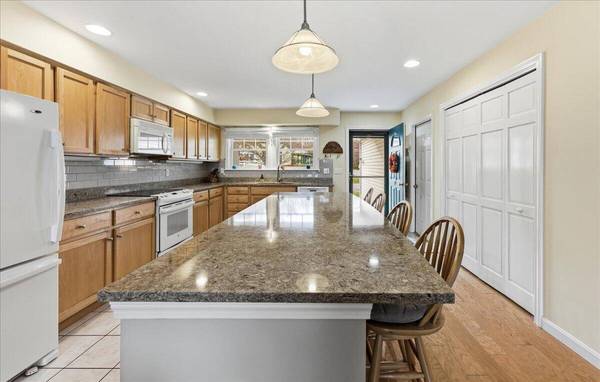 99 Dockside LN #99, Belfast, ME 04915