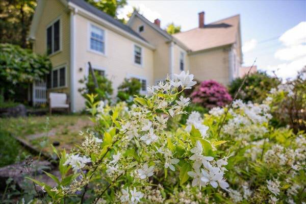 8 Old Austin RD, Newcastle, ME 04553