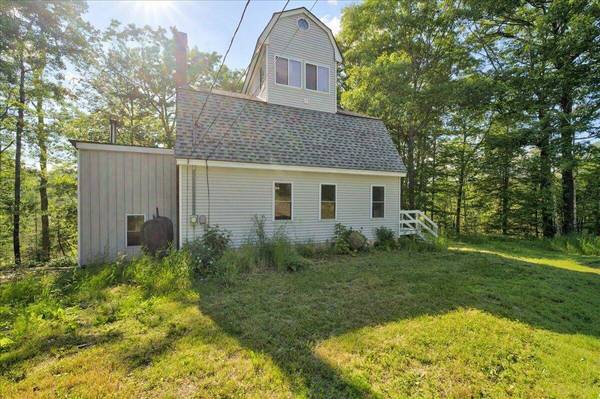 118 Toddy Pond LN, Brooks, ME 04951