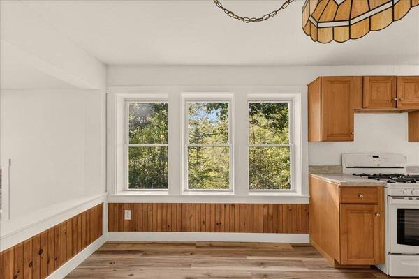 118 Toddy Pond LN, Brooks, ME 04951