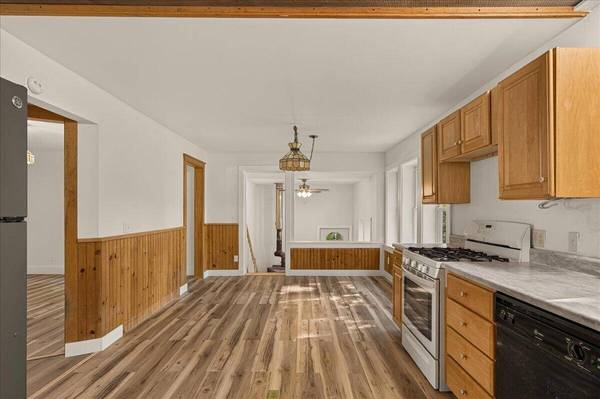 118 Toddy Pond LN, Brooks, ME 04951