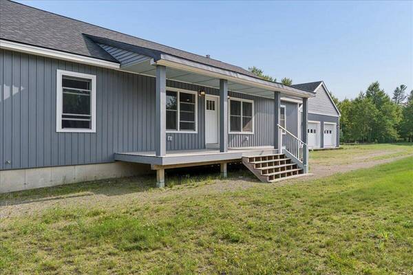 26 Heights RD, Stockton Springs, ME 04981