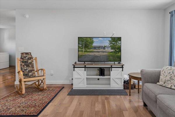 26 Heights RD, Stockton Springs, ME 04981