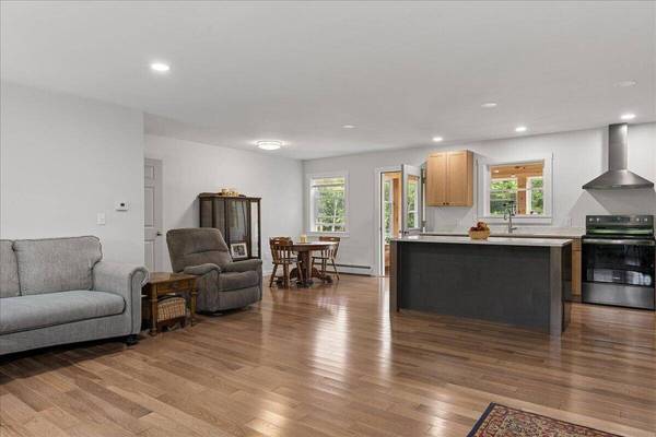 26 Heights RD, Stockton Springs, ME 04981