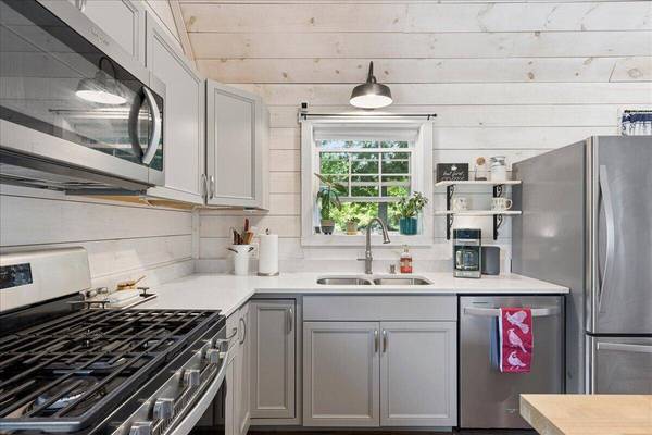 41 Pine ST, Bucksport, ME 04416