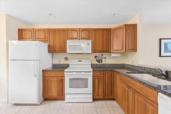 6 Spinnaker LN #6, Stockton Springs, ME 04981