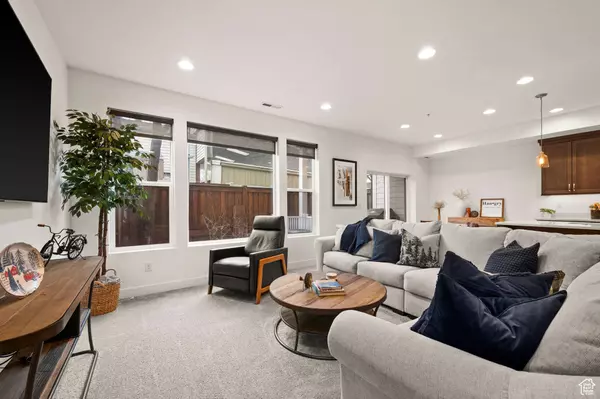 3867 S LEMMON LN, Millcreek, UT 84124