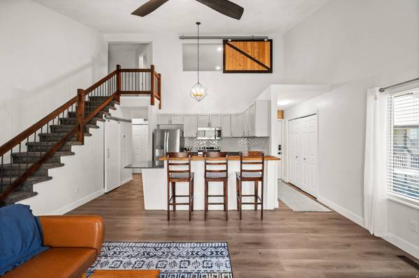 9229 S JEFFERSON CV W, Sandy, UT 84070